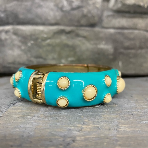 ⭐️Host Pick⭐️ Fornash Enamel Hinged Bangle - Picture 3 of 6